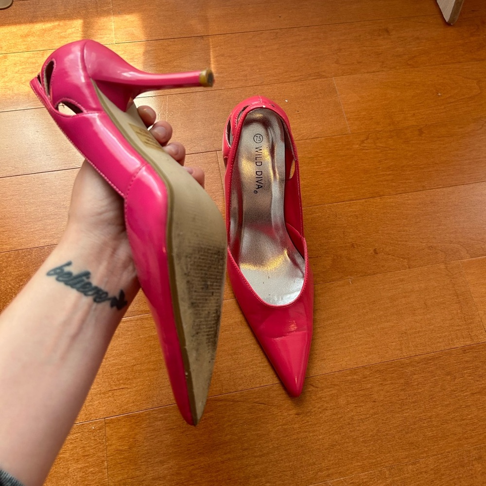 Pink heels - Picture 2 of 2